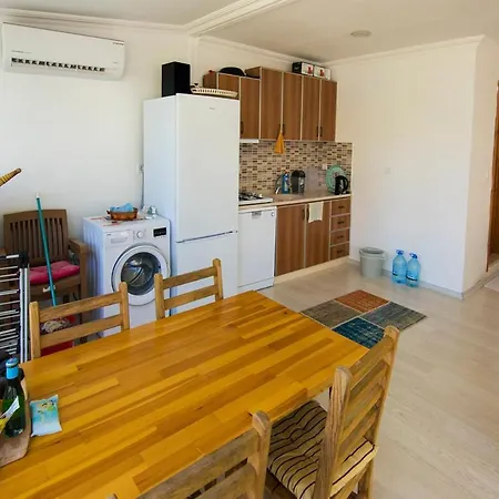 Alanya Sleeps 2 Air Con Wifi Vila *