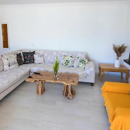 Alanya Sleeps 2 Air Con Wifi Villa Turgutkoy